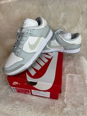 New in Box - Women’s Nike Dunk Low Twist (size 9.5)
